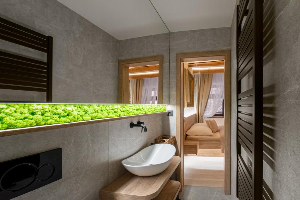 White Wolf Boutique Apartments - 9