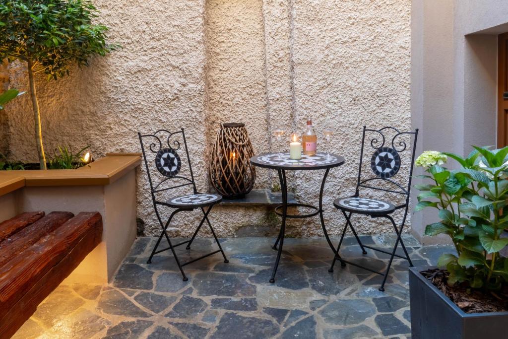 White Wolf Boutique Apartments - 5