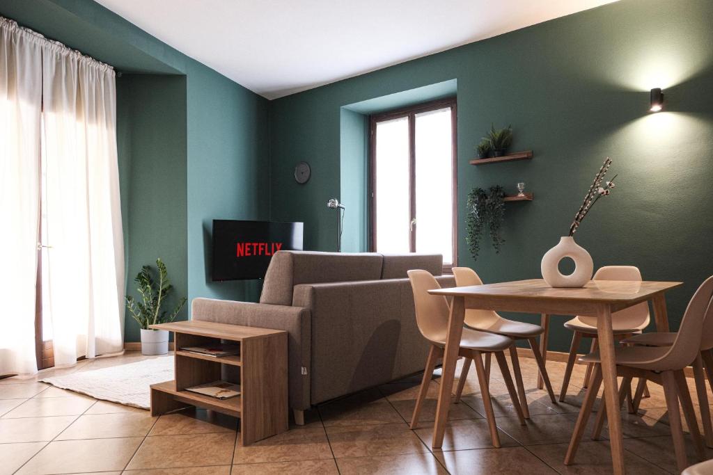 Winter Sports Events 2026 - CharmEscape OldTown - 6 min walk to BerninaExpress - 6