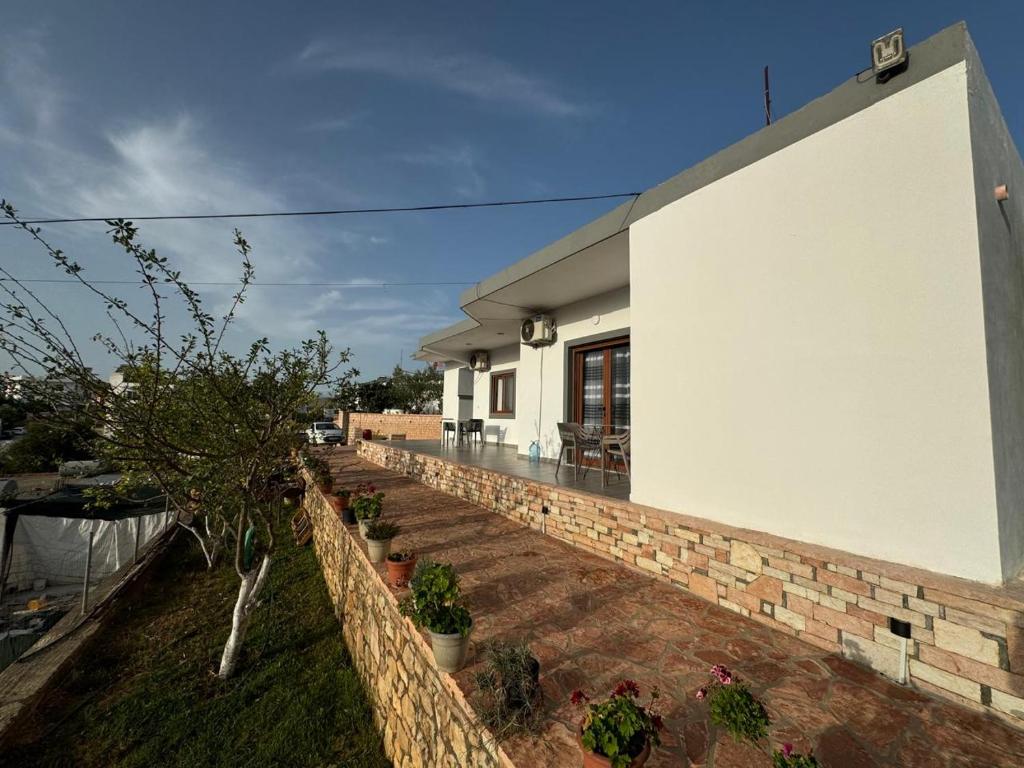 Emilio Apartments