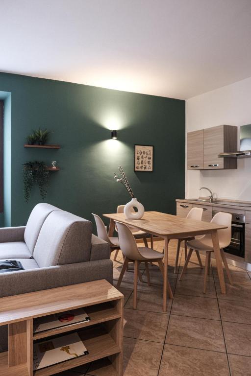 Winter Sports Events 2026 - CharmEscape OldTown - 6 min walk to BerninaExpress - 8