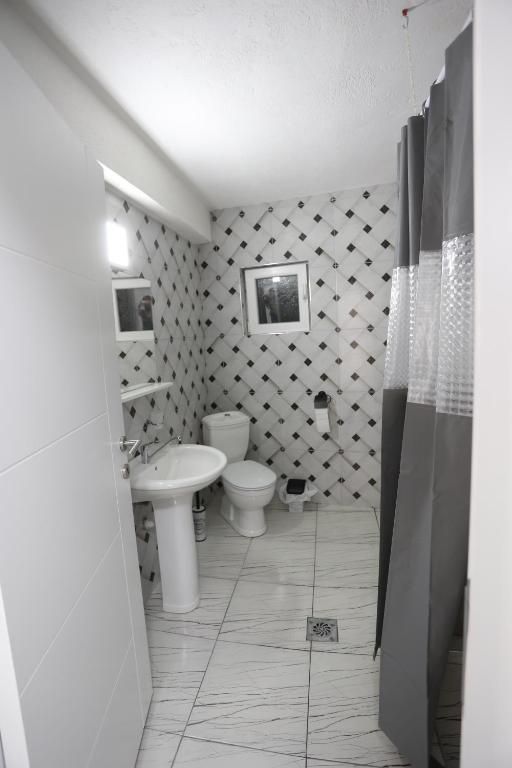 Koupelna v ubytování Alek Apartman