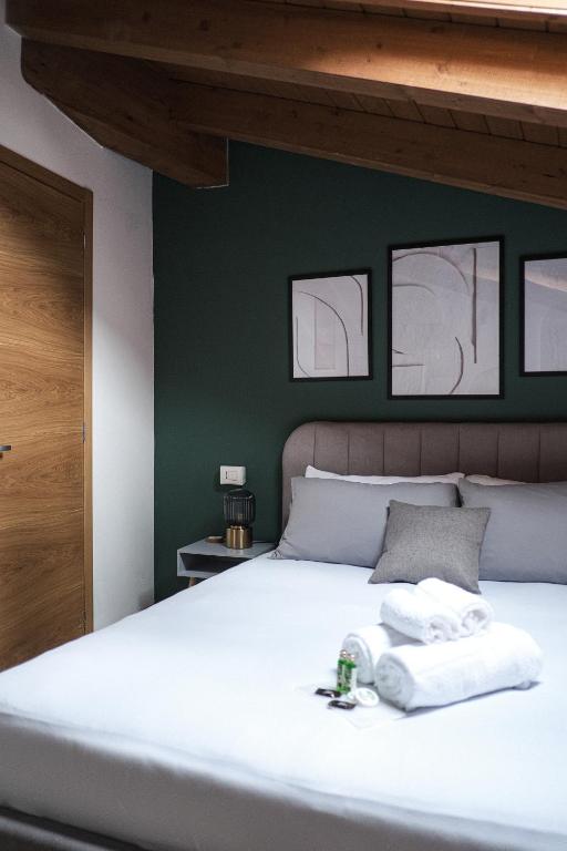 Winter Sports Events 2026 - CharmEscape OldTown - 6 min walk to BerninaExpress - 4