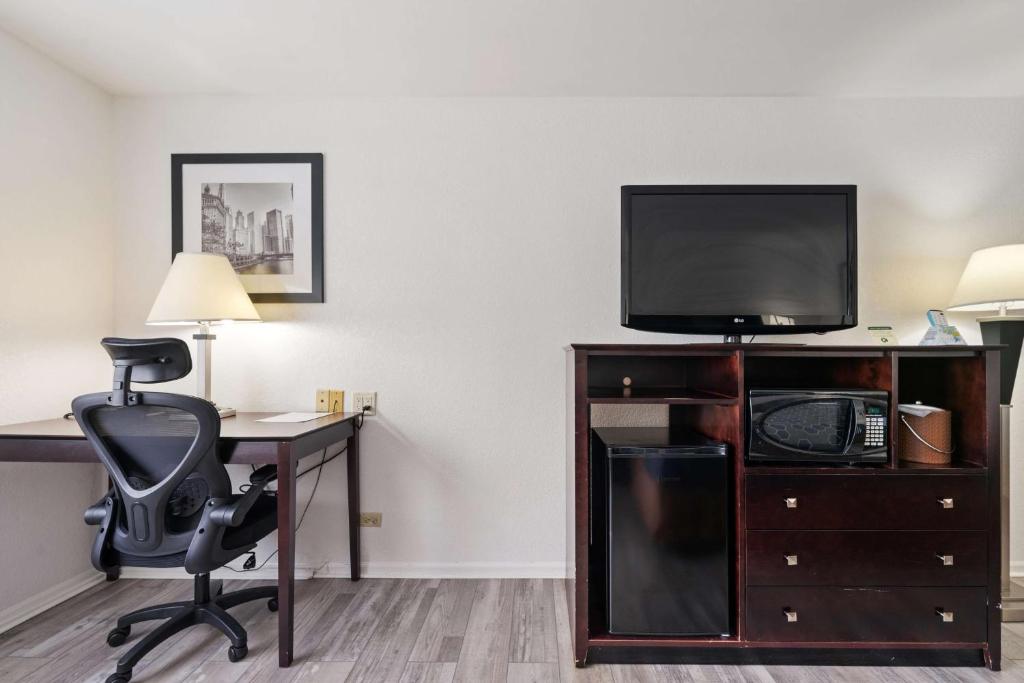 Best Western Oakbrook Inn photo