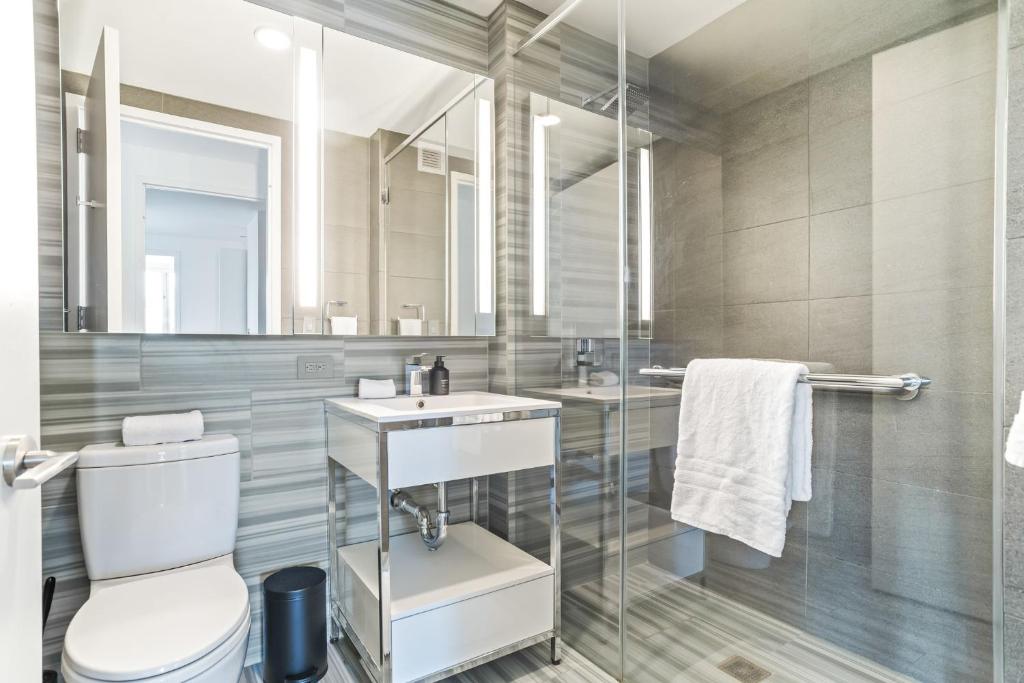 آپارتمان شگفت انگیز 2bd 2 bth, آژانس هواپیمایی آسمان سپید