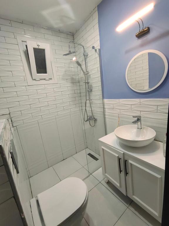 Koupelna v ubytování 2BR house near Hilton bosphorus otel #2