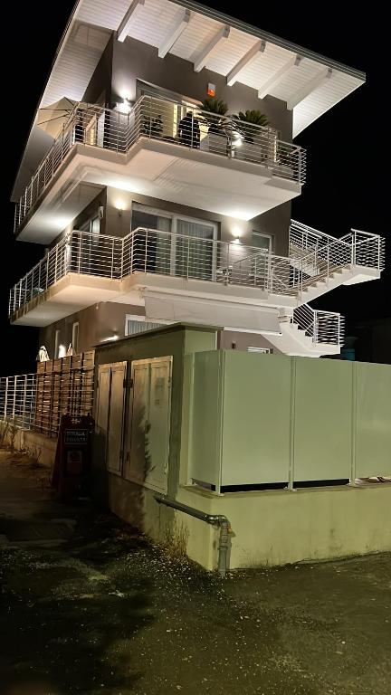 Το κτήριο όπου στεγάζεται  η παραθεριστική κατοικία