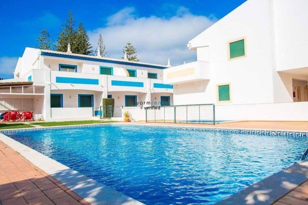 APARTAMENTOS OASIS BEACh