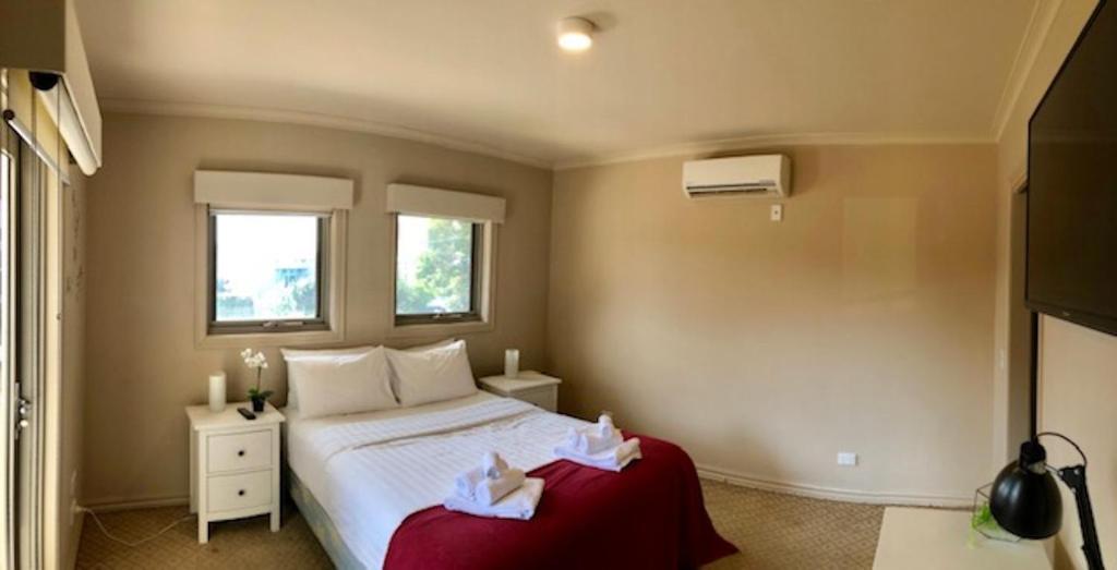 Postel nebo postele na pokoji v ubytování 228G - Large Premium Rooms in Shared Space in Brunswick!