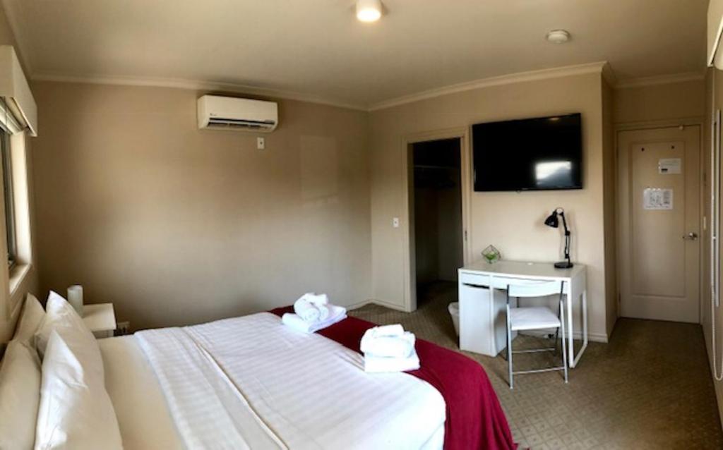 Postel nebo postele na pokoji v ubytování 228G - Large Premium Rooms in Shared Space in Brunswick!