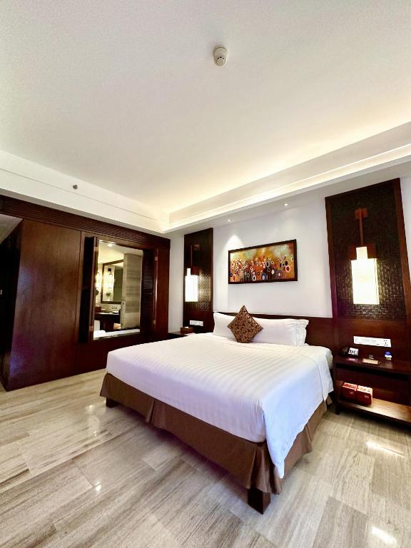 Special Offer - Premier City View Double Room with Balcony