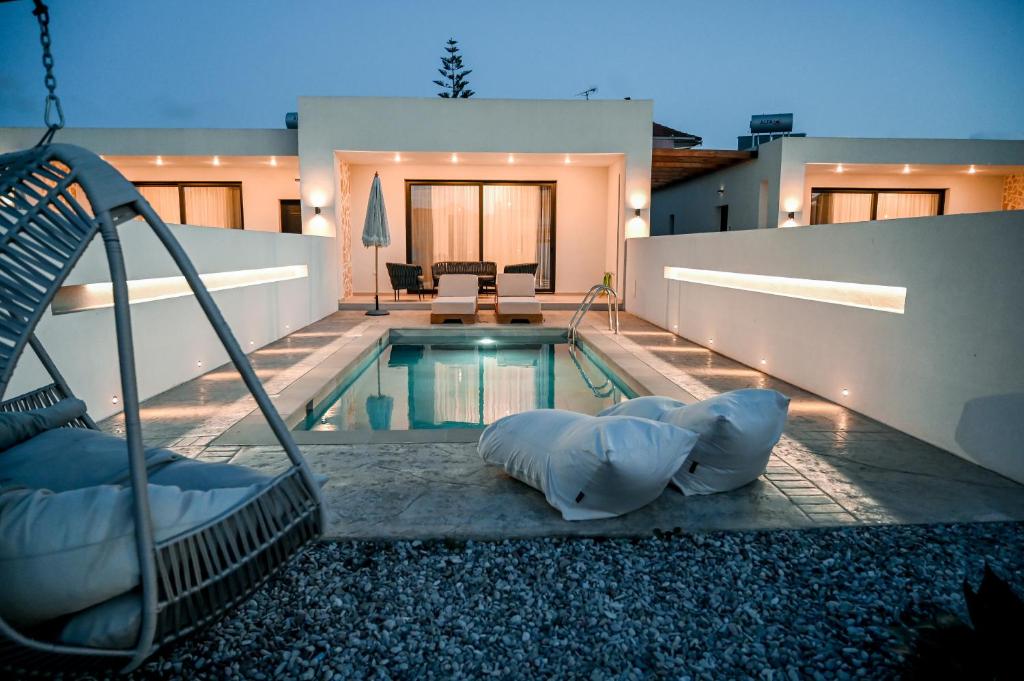 Bazén v ubytování Melior Luxury Villas nebo v jeho okolí