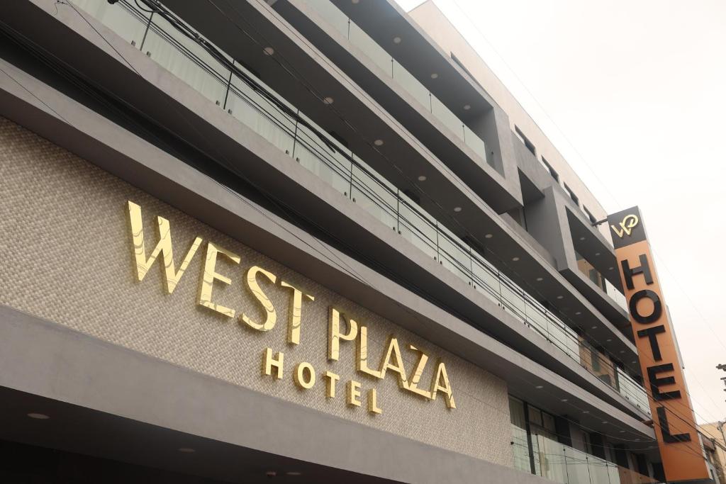 Certifikát, hodnocení, plakát nebo jiný dokument vystavený v ubytování Hotel West Plaza