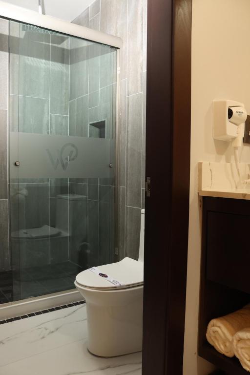 Koupelna v ubytování Hotel West Plaza