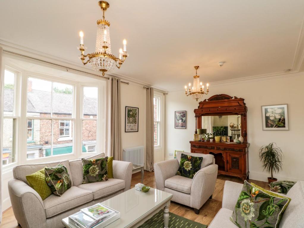 10 Chaloner, Guisborough (updated prices 2024)