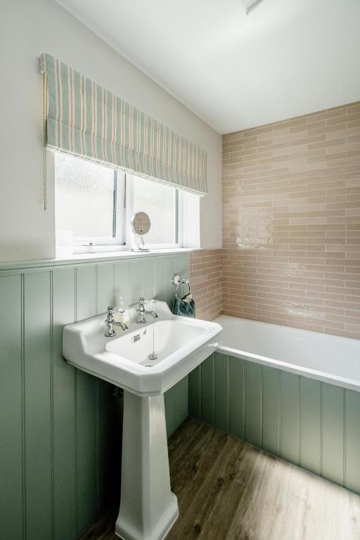 Wigeon Cottage, Aldeburgh - Sleeps 4 - Adults only house 3