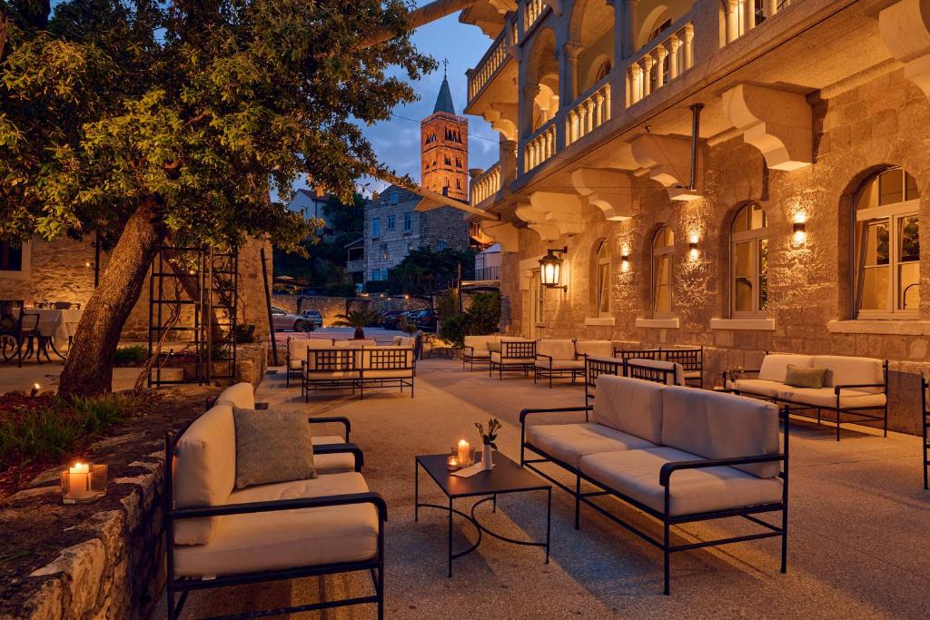 Гостиная зона в Arbiana Heritage Hotel