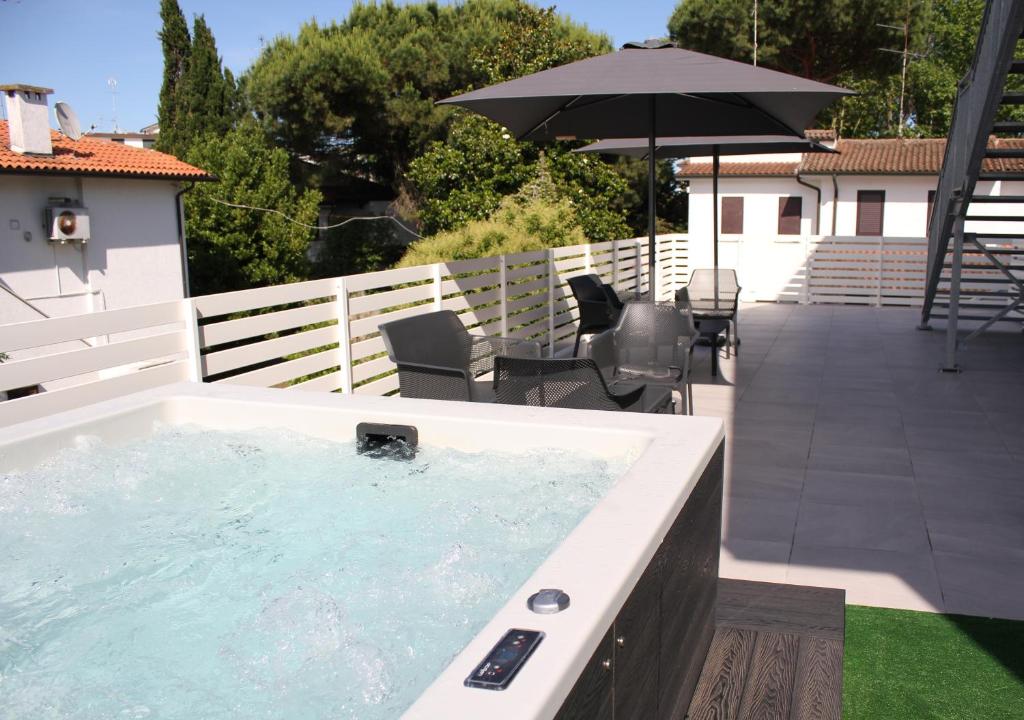 Bazén v ubytování Hotel Paradiso nebo v jeho okolí