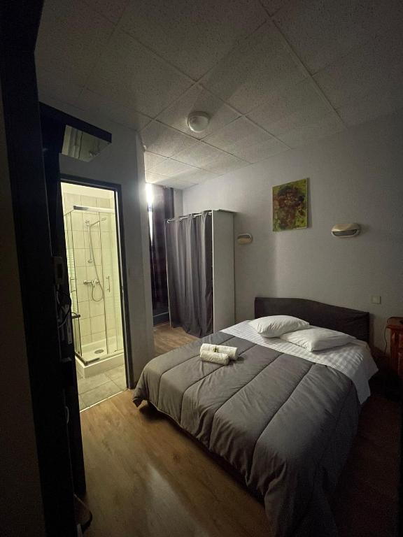 Postel nebo postele na pokoji v ubytování bdm