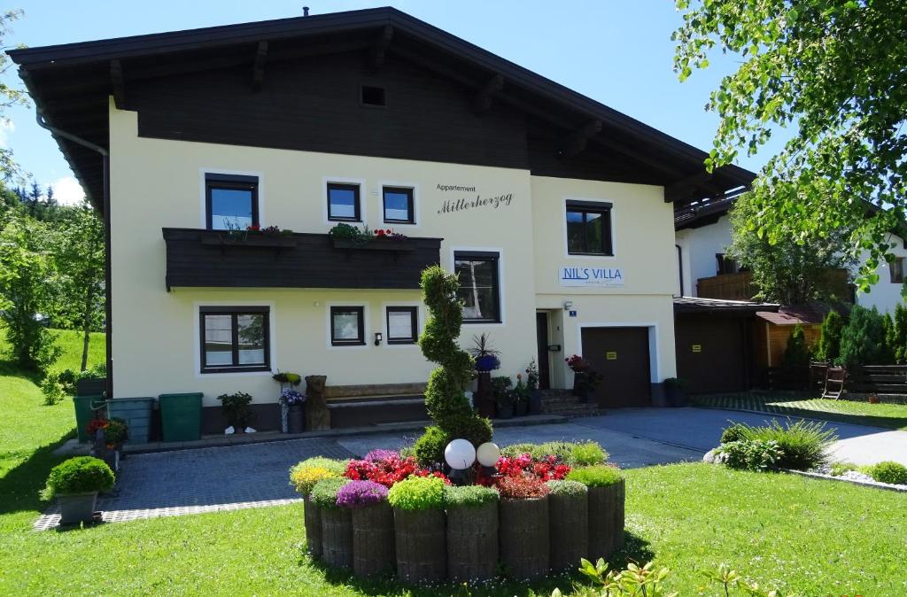 Budova, v ktorej sa apartmán nachádza