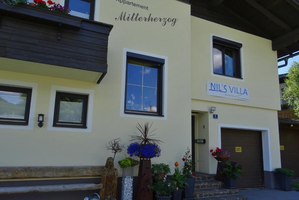 Budova, v ktorej sa apartmán nachádza