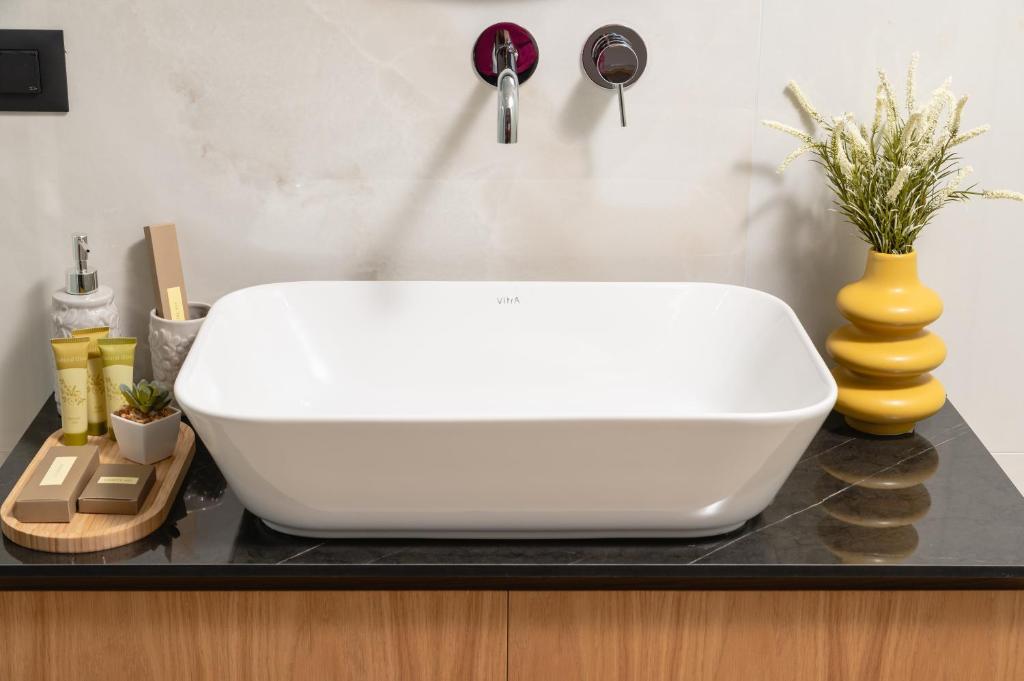 Elia City Apartments - 18