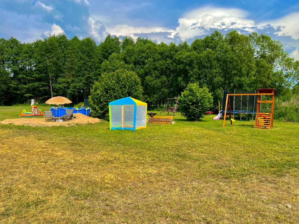 Fotografia z galérie ubytovania Holiday Home na Mazurach nad Jeziorem v destinácii Regiel