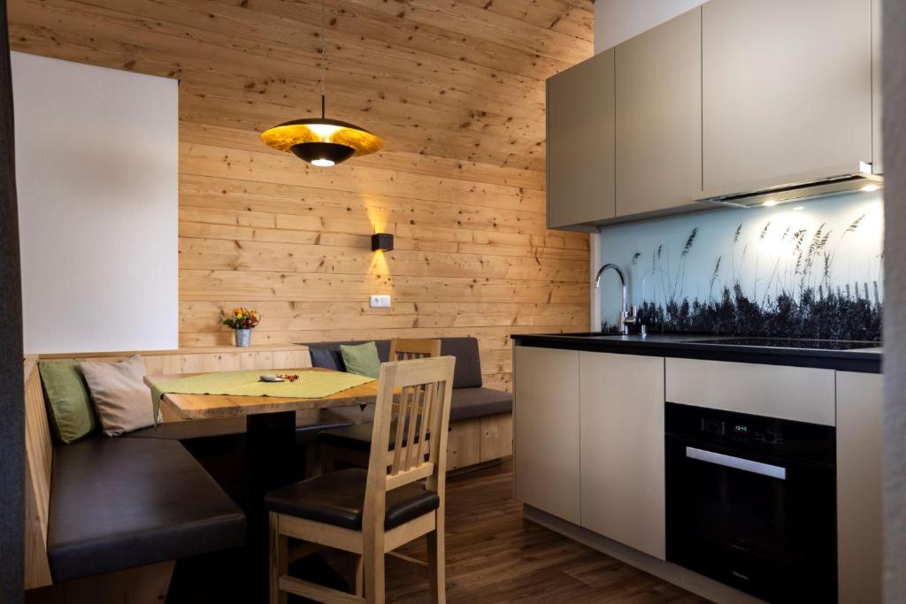 Kuchyň nebo kuchyňský kout v ubytování Apartments Annewanter