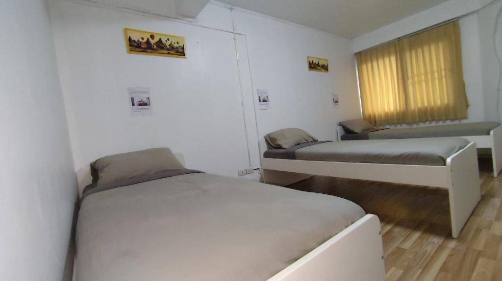 Doodle Lodge Bangkok - Triple Room With Garden View