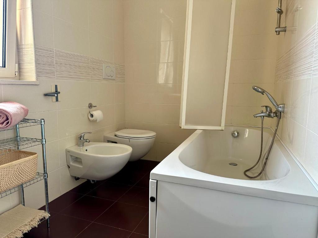 Uma casa de banho em Attico al Sovrano - Nel cuore della Puglia!