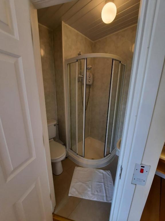 Koupelna v ubytování StaySligo Rooms