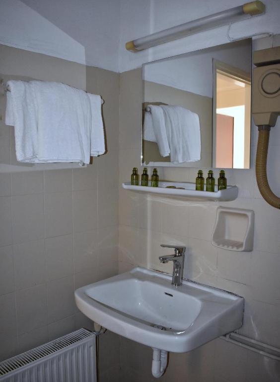 Koupelna v ubytování Hotel Theoxenia