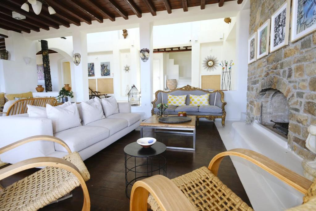 Posezení v ubytování VILLA NAUTILIA - Luxury Suites and Cottages