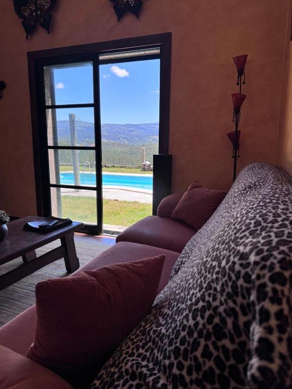 Bazén v ubytování Casa 2 habitaciones con piscina y cenador al aire libre nebo v jeho okolí