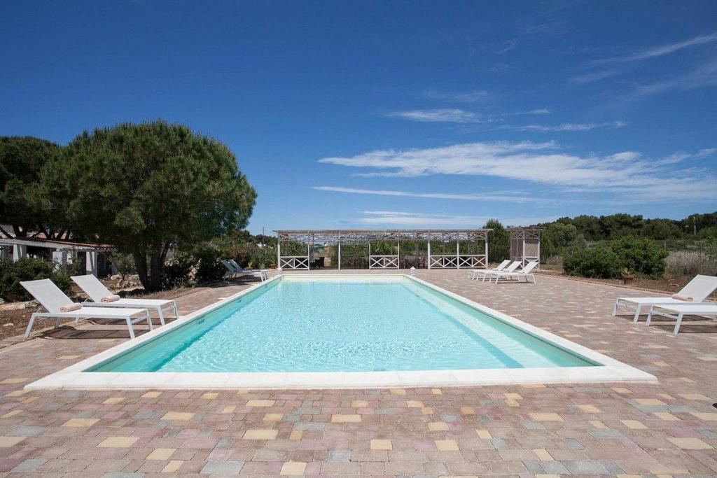 Bazén v ubytování HOTEL SoleMare Gallipoli nebo v jeho okolí
