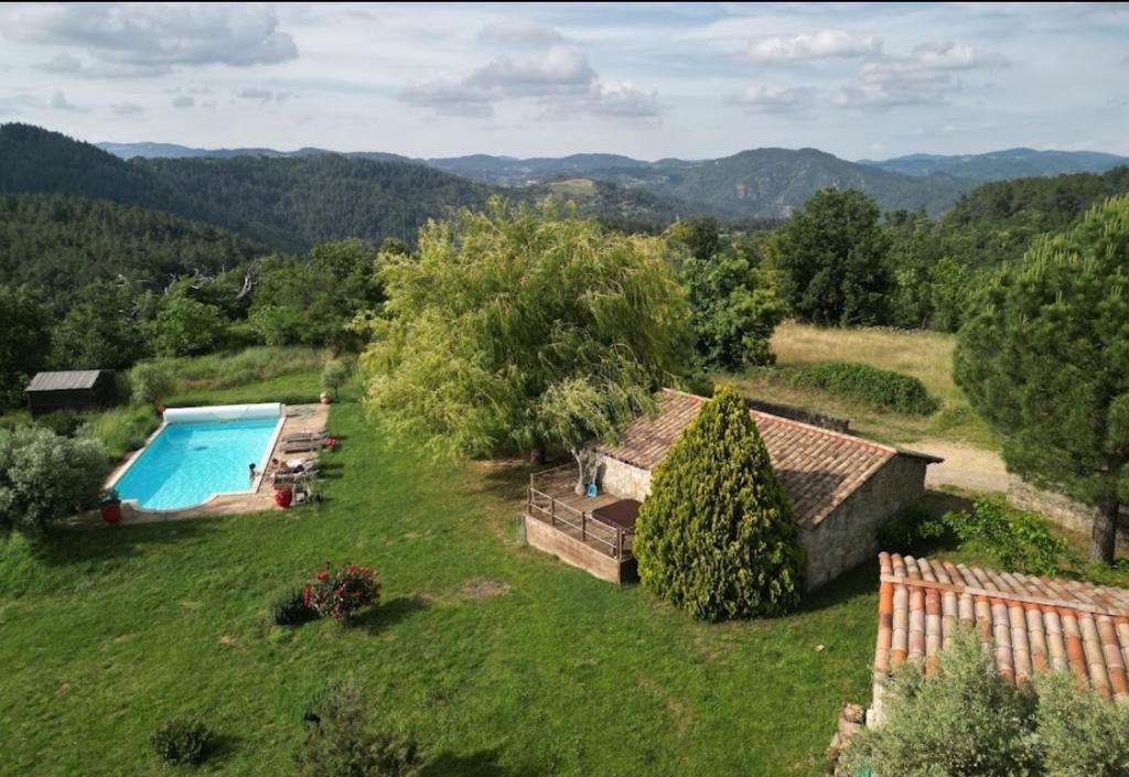 Nespecifikovaný výhled na hory nebo výhled na hory při pohledu z bed and breakfast