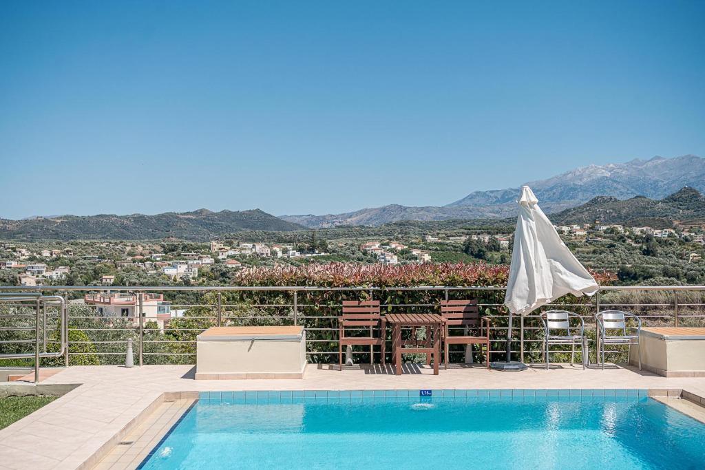 A general mountain view or a mountain view taken from A villát