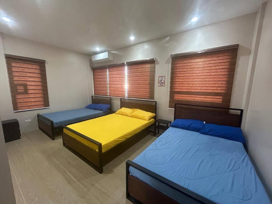 Gallery image of 3 Storey Beachfront Villa with Pool by JCV in Nasugbu