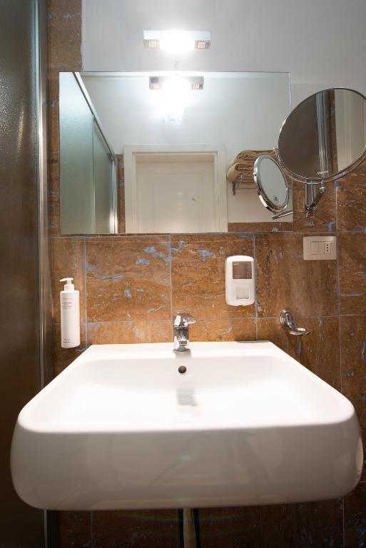 Koupelna v ubytování Tuareg Hotel