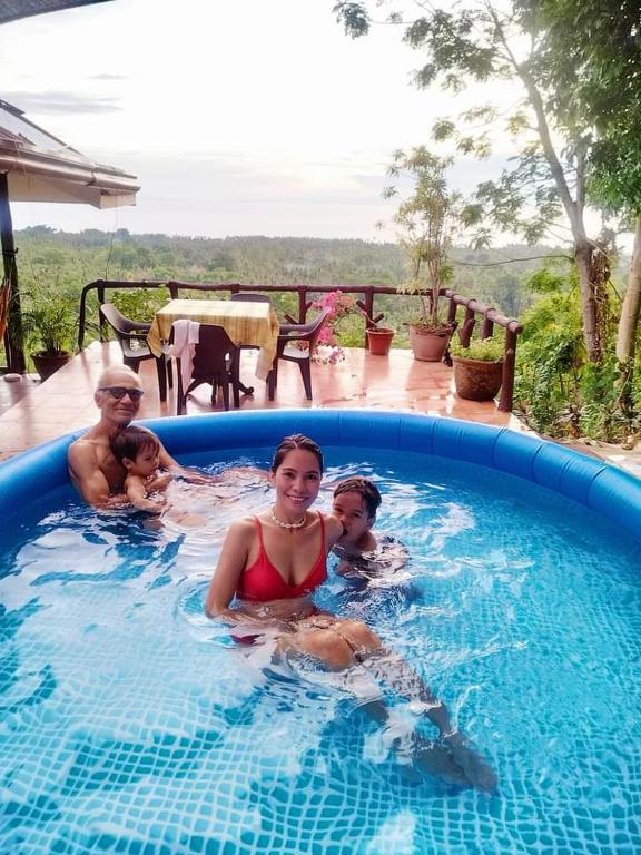 Piscina di House On the Hill Overlooking o nelle vicinanze