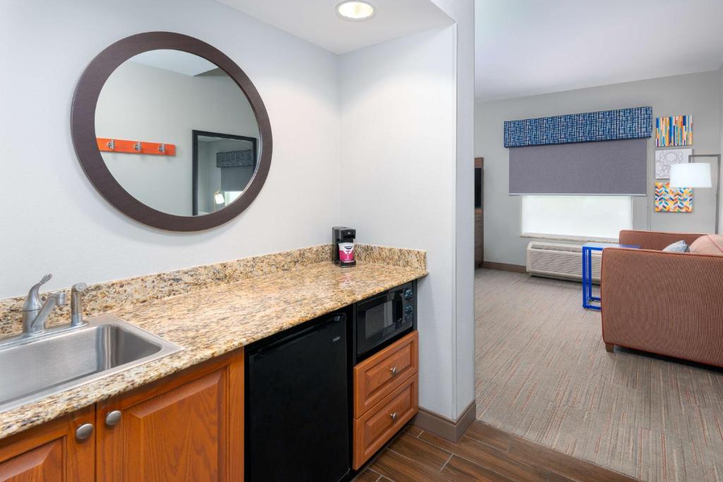 Hampton Inn & Suites Murfreesboro - Suite Estudio Con Cama Extragrande - No Fumadores