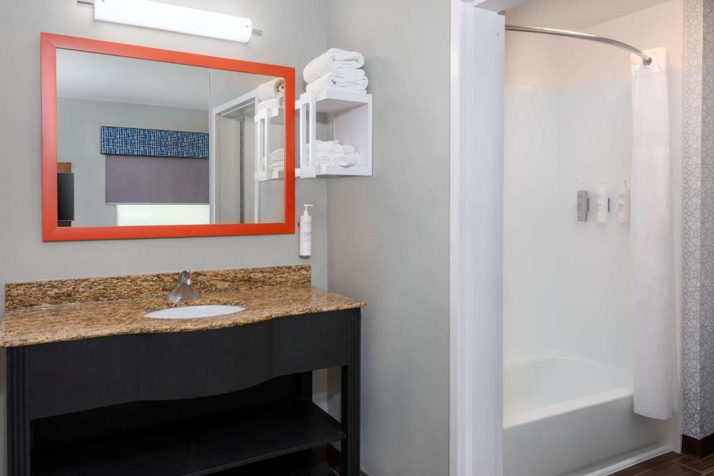Hampton Inn & Suites Murfreesboro photo