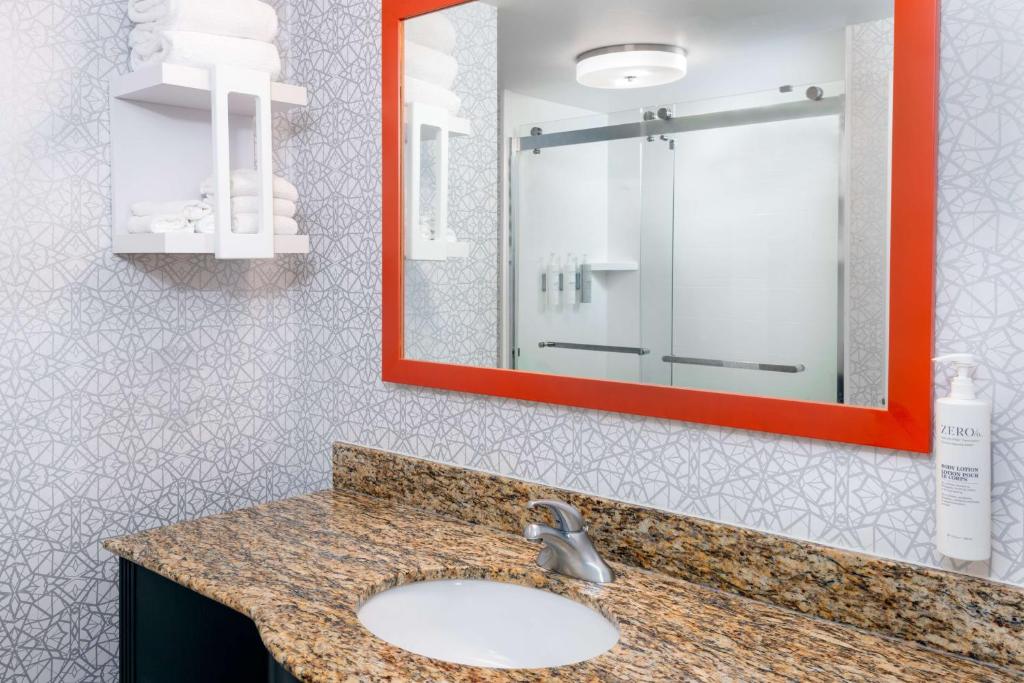 Hampton Inn & Suites Murfreesboro photo