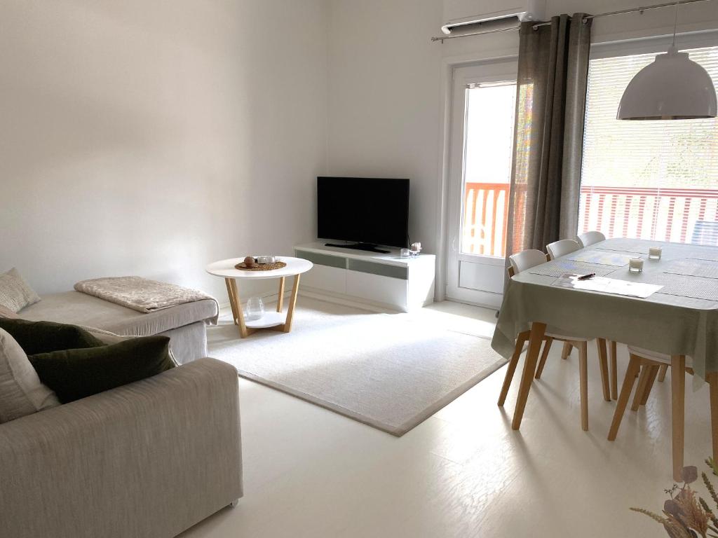 SkyVillas Apartments by Hiekka Booking - Two-Bedroom Apartment