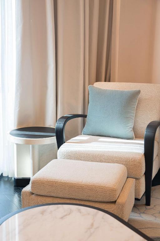 Posezení v ubytování Waldorf Astoria Doha West Bay