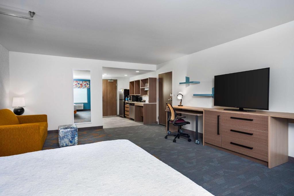 Home2 Suites By Hilton Indianapolis North At Intech Park photo