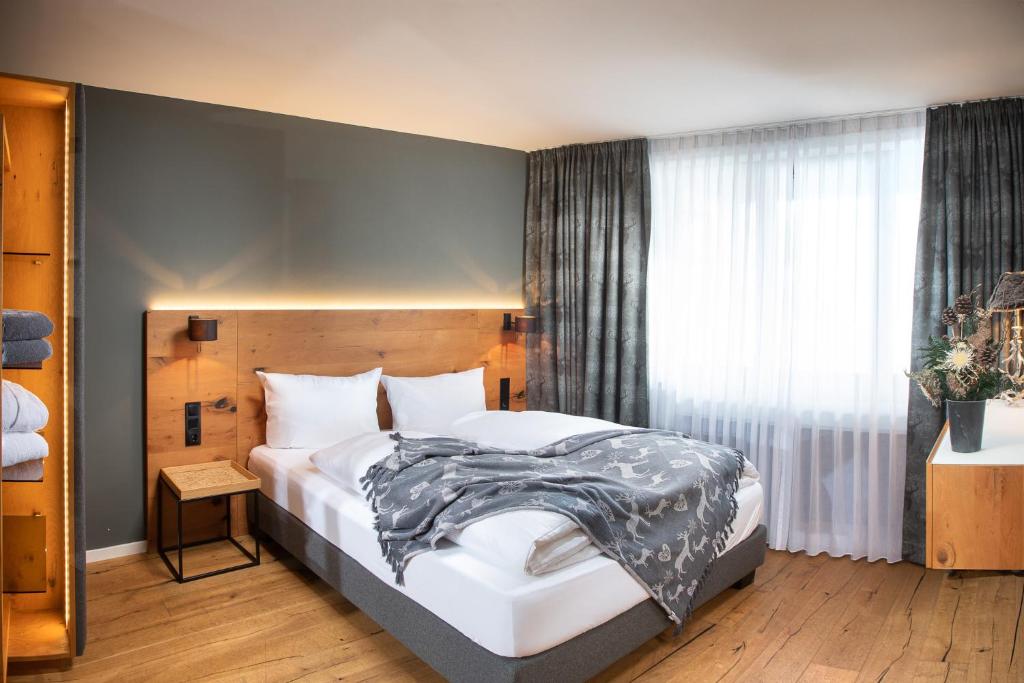 Black Forest Lodge - 4