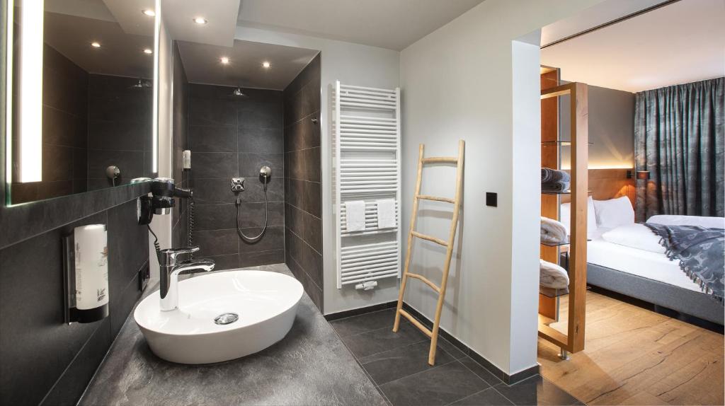 Black Forest Lodge - 6