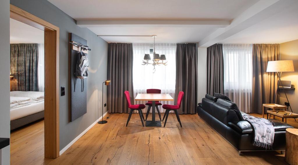 Black Forest Lodge - 2