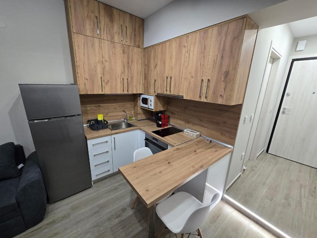 GREKO HOME 2 WITH FREE PRIVATE PARKINg - 2